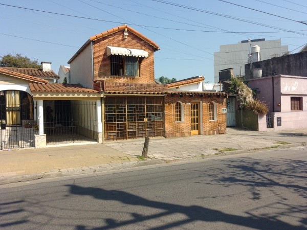 Foto Casa en Venta en Moron, Buenos Aires - U$D 120.000 - pix62374790 - BienesOnLine