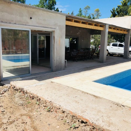 Vende Excelente casa a terminar en parque Gorriti- Fco. Alvarez