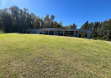 Exclusiva Casa Quinta de 6 Hectareas en Quebradas Baradero con Casa de Huespedes